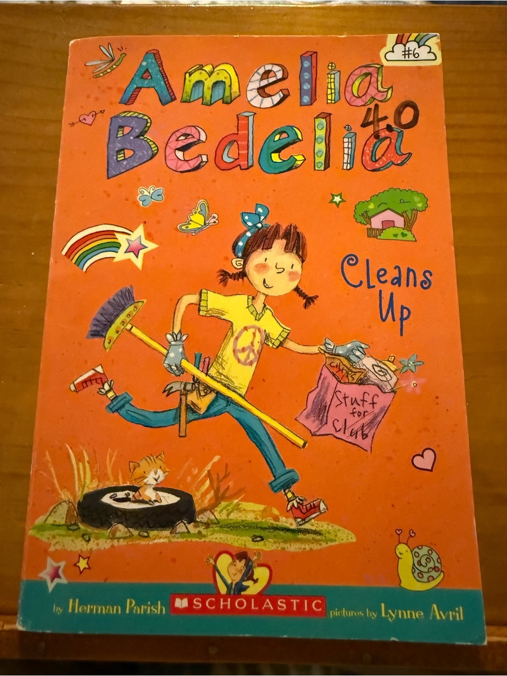 Amelia Bedelia Cleans Up by Herman Parish Children’s Chapter Book #6